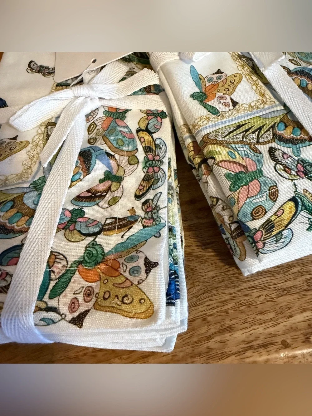 William Sonoma Papillon Dinner Napkins. 2 Sets of 4. NWT